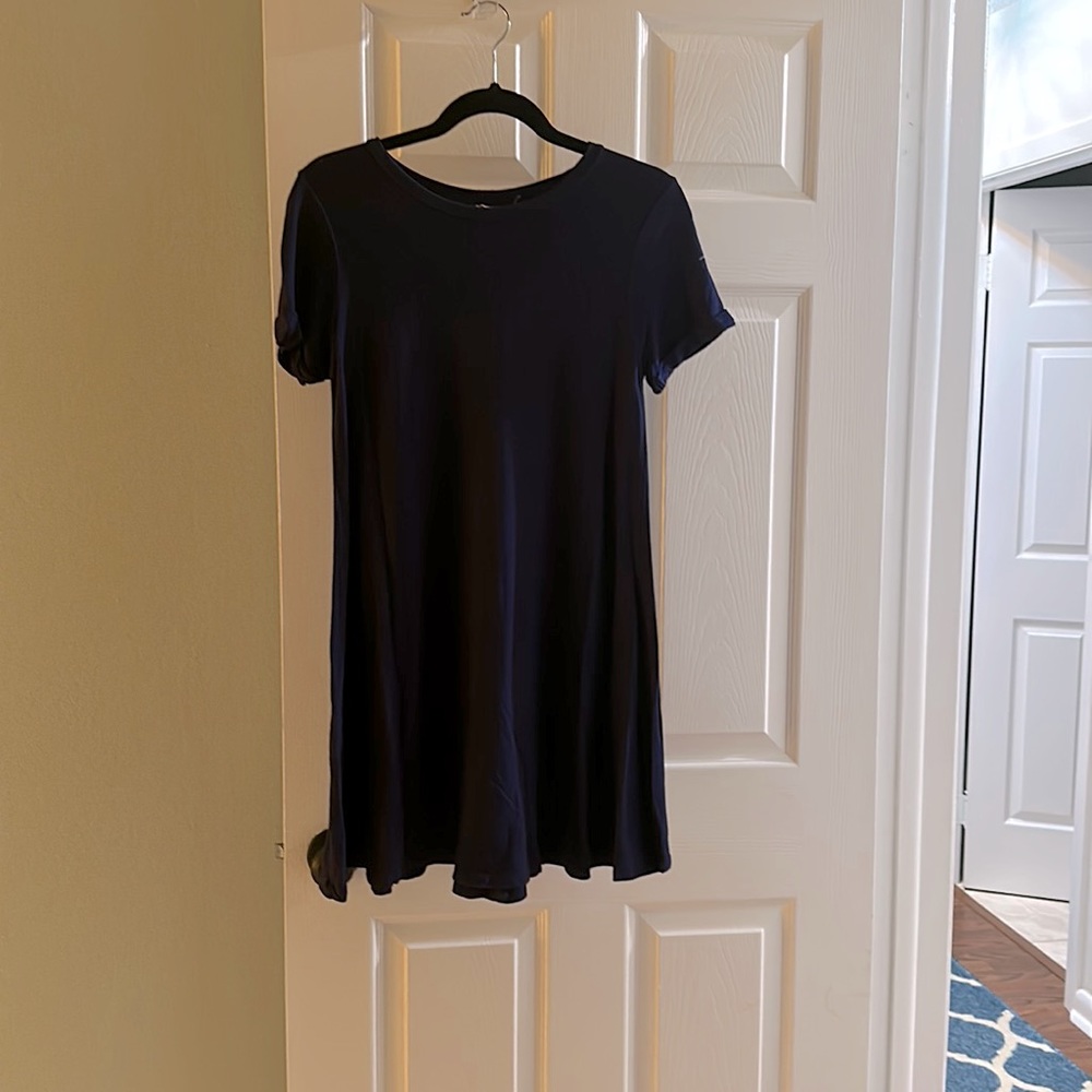 Forever 21 Navy Blue dress. 100% cotton. Size Medium.